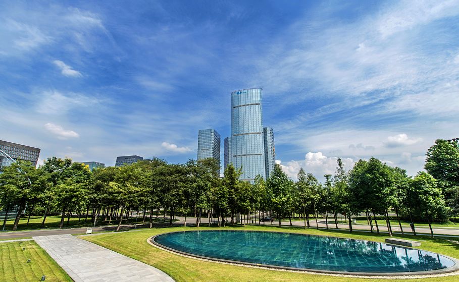 来！跟小高一起打卡2019年成马赛道网红点