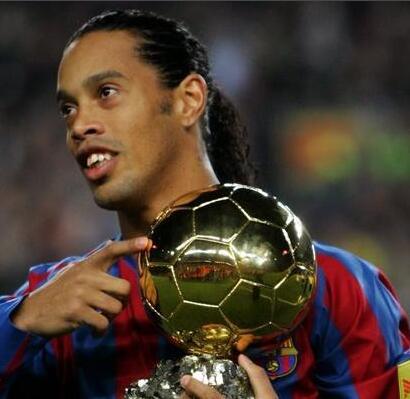 世界足坛第一人小罗,小罗从球王变囚王