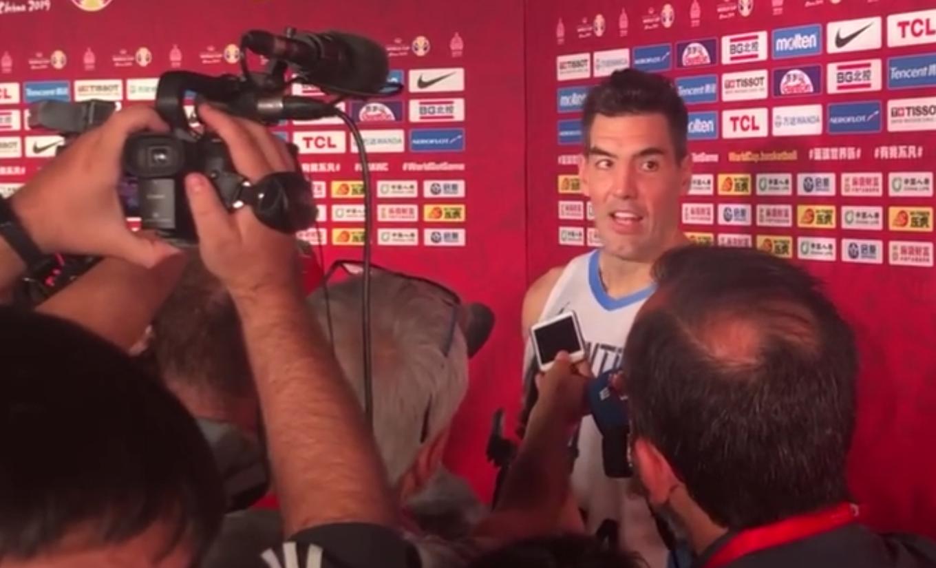 差距尽显！斯科拉暖心回复每个记者问题，球迷：某人赛后大骂离场