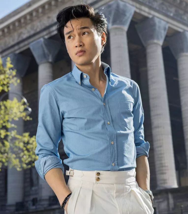 米白色裤子搭配什么颜色上衣,白色裤子怎么穿得干净