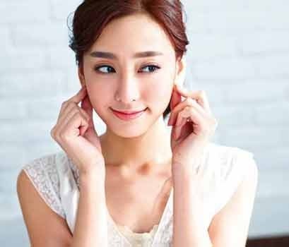 怎样按摩耳朵可以美容养生,耳朵按摩推拿