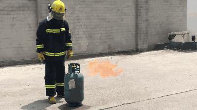 燃气泄漏，千万不要乱来！