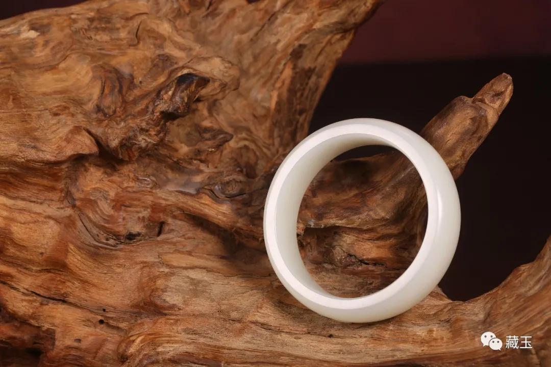 目前和田玉真正籽料的价格,价格过千万的和田玉籽料