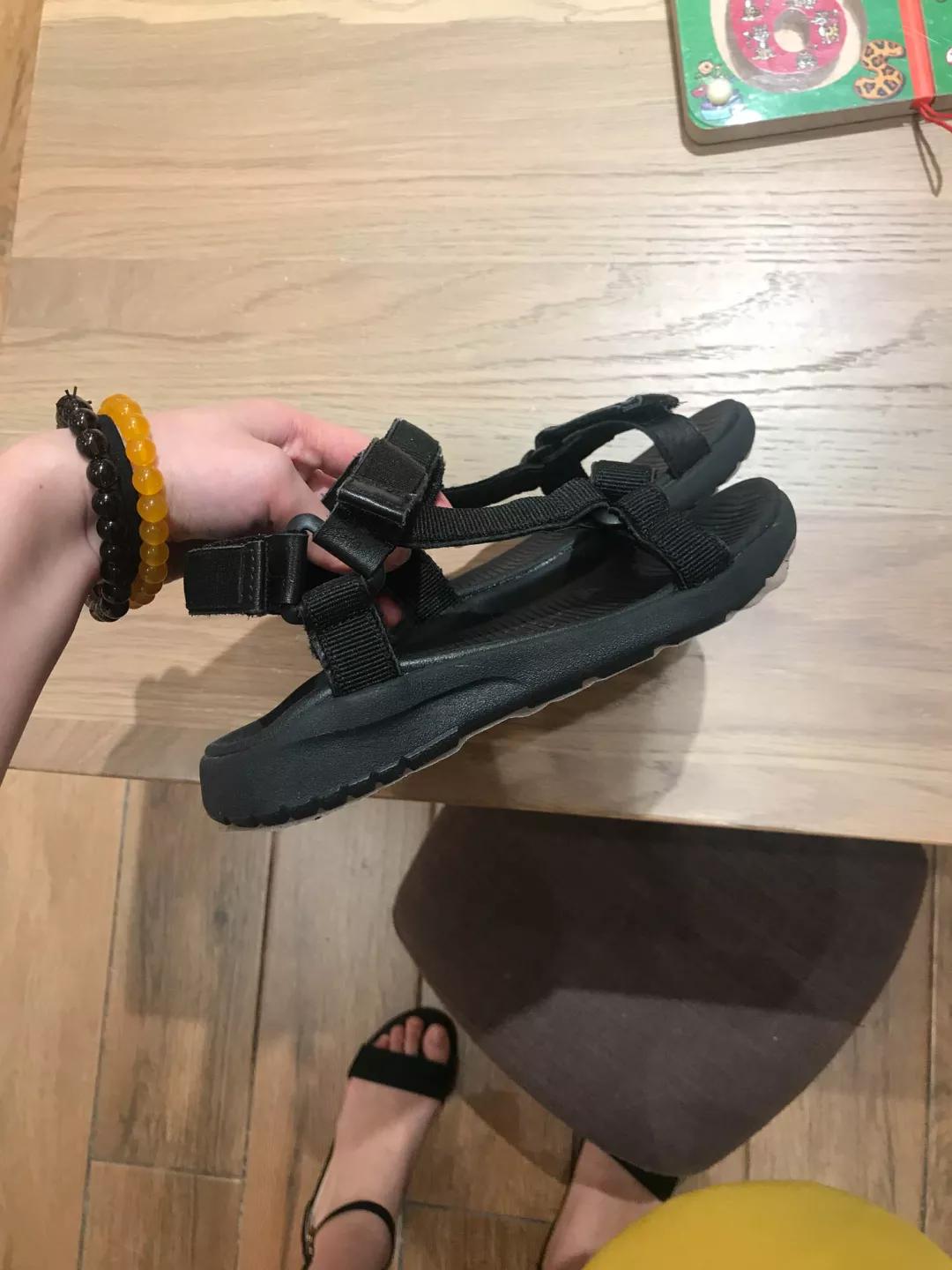 儿童凉鞋什么材质耐穿又好看,儿童凉鞋怎么推荐