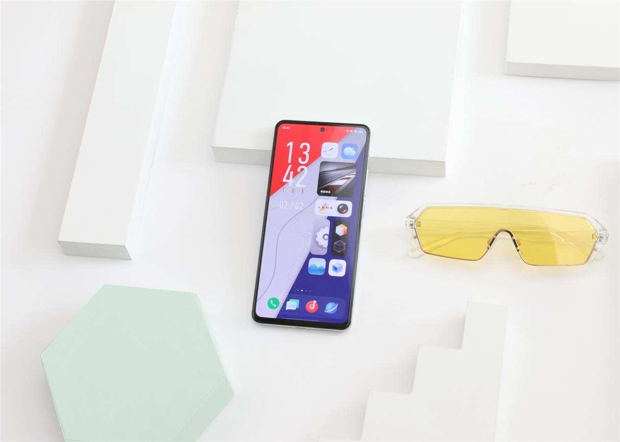 iqoo7传奇版和普通的有什么区别,iqoo7传奇版和普通版的有区别吗