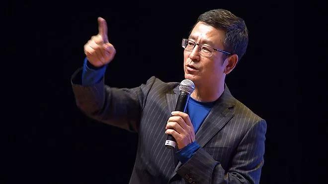 白岩松谈论啃老事件视频,央视名嘴白岩松近况