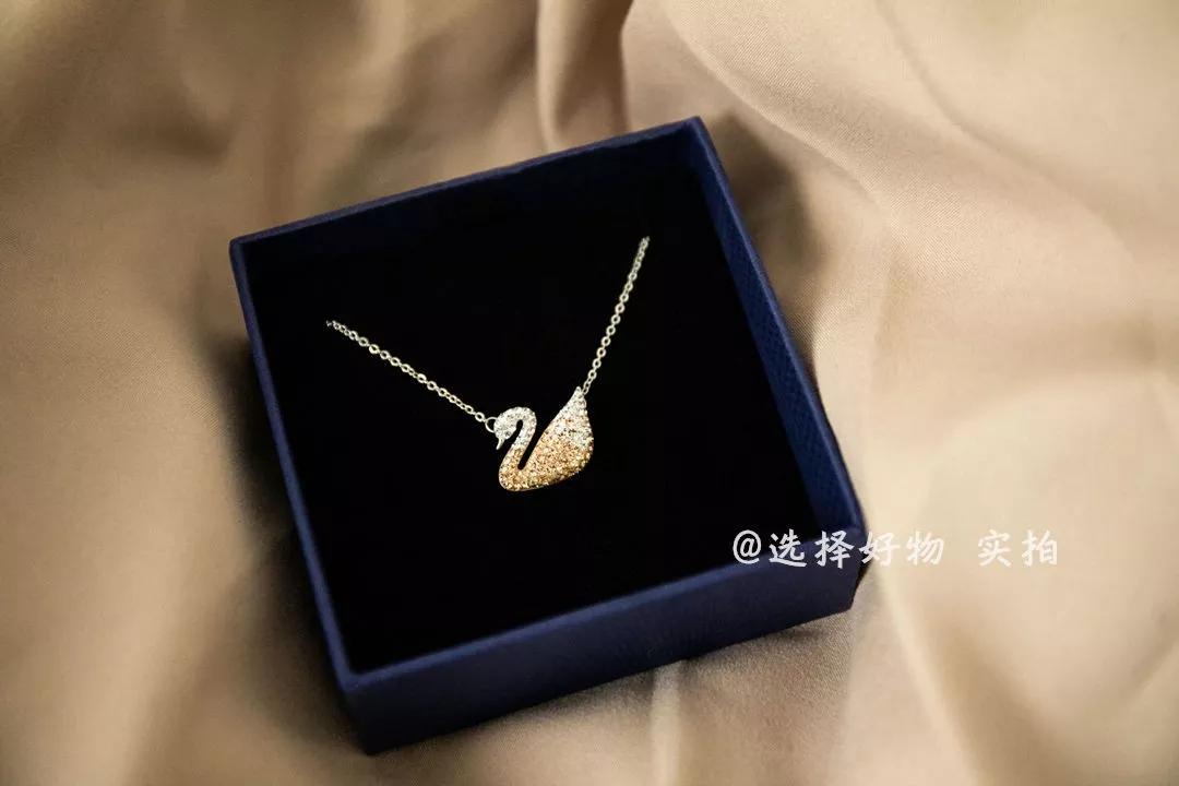 顶级模特的走秀翻车现场,女明星红毯走秀翻车事件