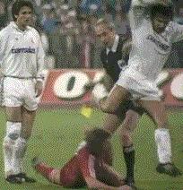 世界足坛十大恶意犯规,西甲严重犯规