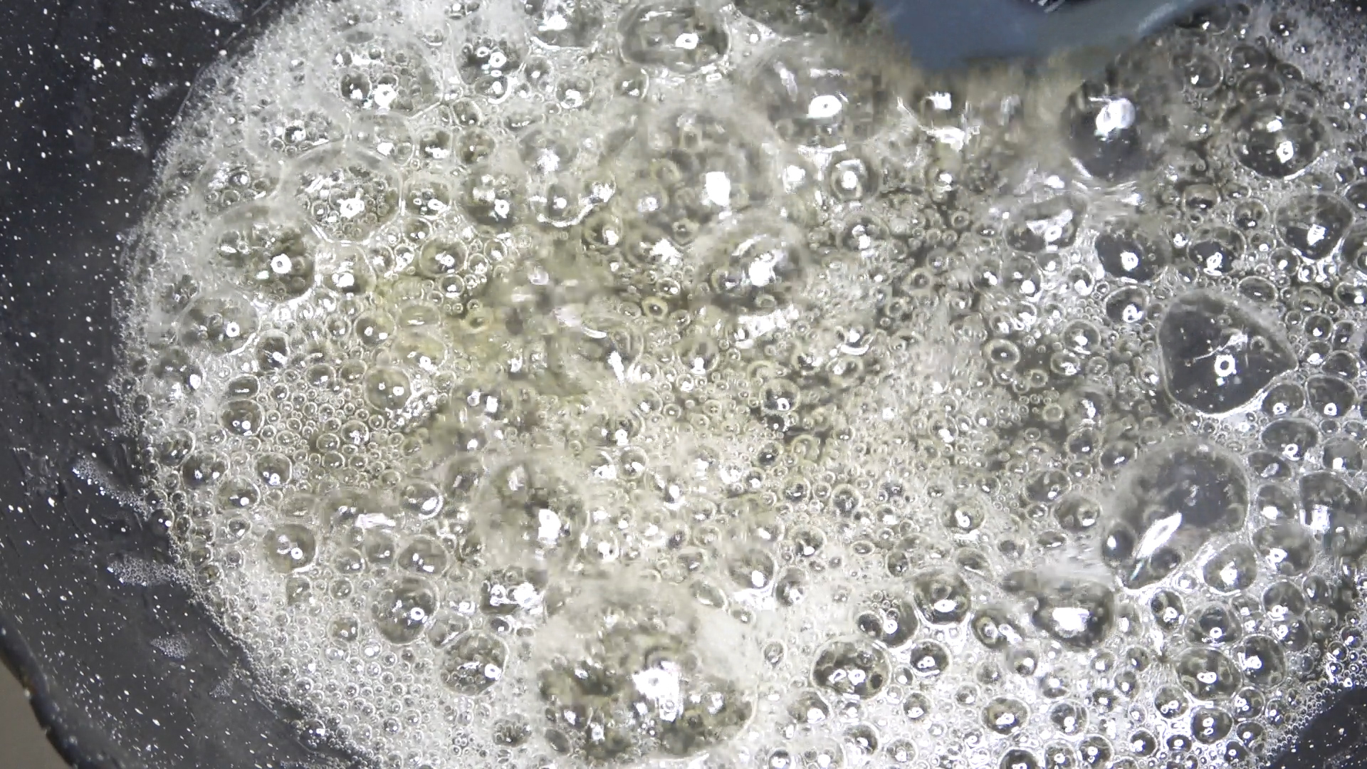 芝麻花生糖不用买，大厨教你在家做，简单易学，香甜酥脆不发硬