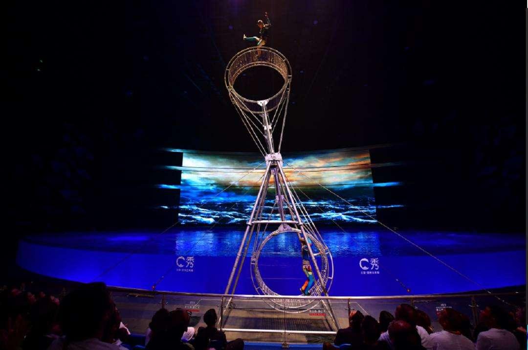 上九天揽月,下五洋捉鳖。看二孩老父亲如何带全家打卡亚特兰蒂斯