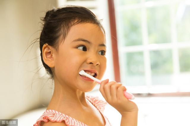 2019上半年健康谣言盘点：刷牙的泡沫越多越好，摸超市小票易致癌