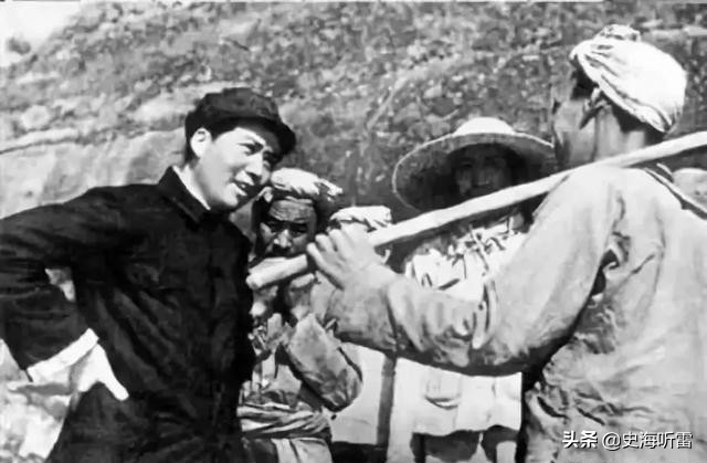 毛*东泽**:“群众是真正的英雄,而我们却是幼稚可笑的,包括我”