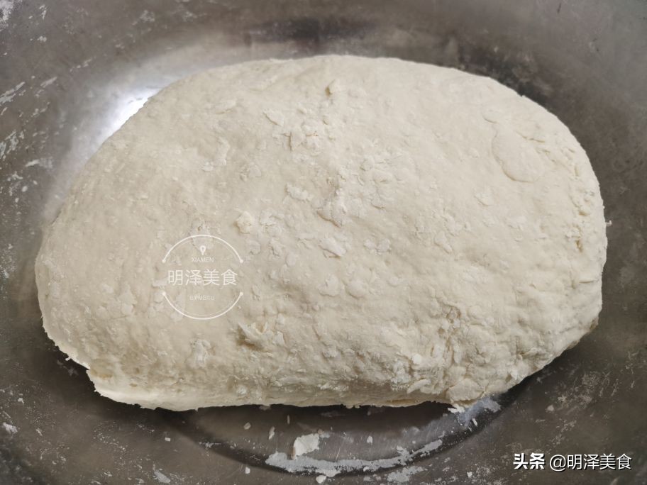 这种蔬菜很少生虫,用它做馅蒸包子,味道鲜香,我一次能吃四五个