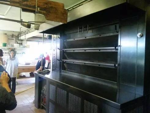 烘焙发烧友带你了解嵌入式烤箱,了解烘焙课程需要咨询什么