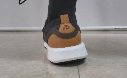 不怕踩狗屎的鞋,adidasyeezyboostrunner700v2