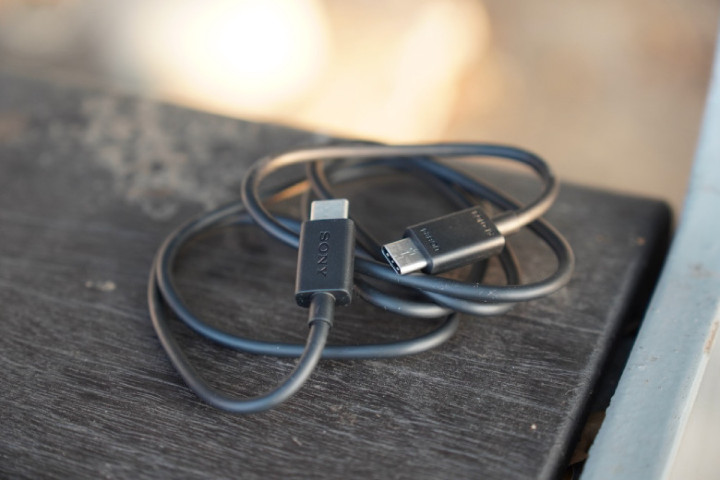 一部美到犯罪的手机，对不起，索尼已经很久没让我这么兴奋了