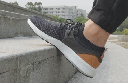 yeezy350跑鞋,不怕剐蹭的跑鞋