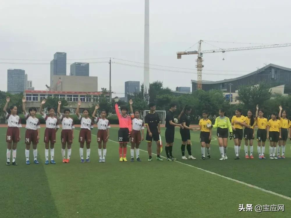 宝应安宜实验学校女子足球队荣获扬州市冠军