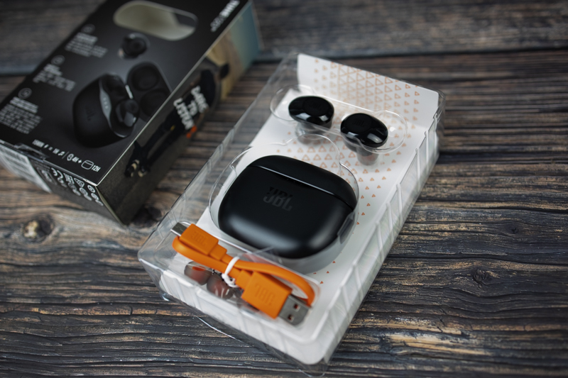 jbltune125tws和100tws区别,jbltune215tws蓝牙耳机评测