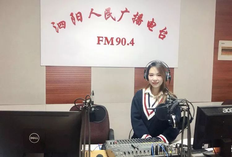 记者节将镜头对准自己,记者节留住我们自己的镜头