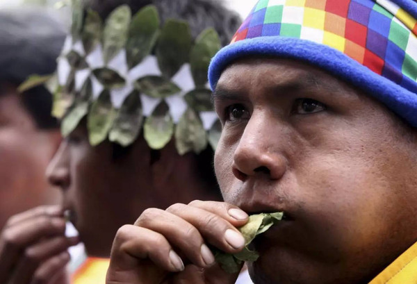 古墓发现一具被冰冻500年的少女,雪山惊现500年前冰冻少女