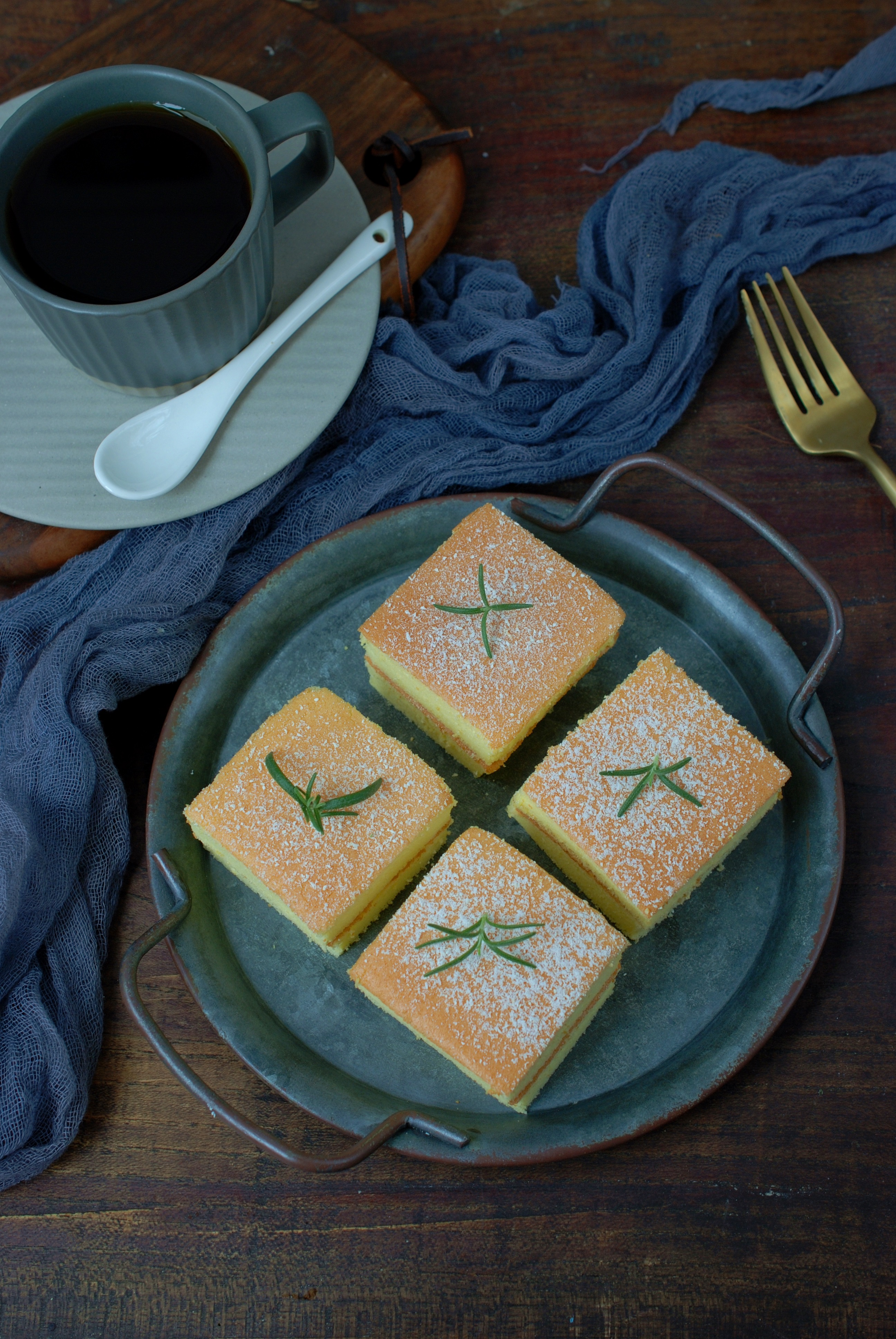 最简单的方形蛋糕,超级简单的蛋糕只需五步就能搞定