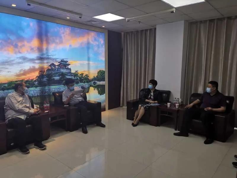 丛台区领导王立伟、刘长珍会见中国教学仪器设备有限公司副总经理望东、市场总监郑牧一行