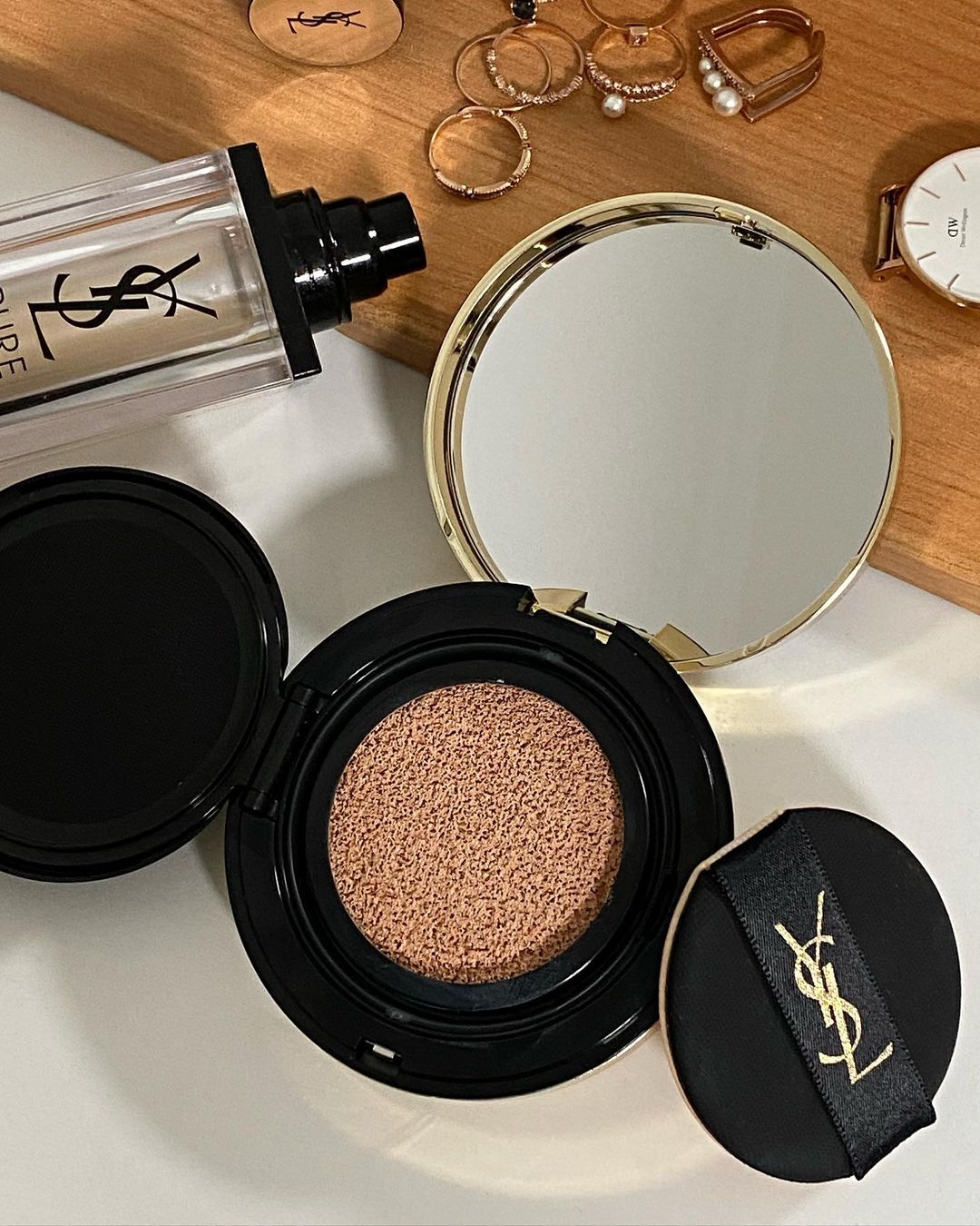 油皮粉底遮瑕二合一气垫,比较适合油皮用的粉底或者气垫