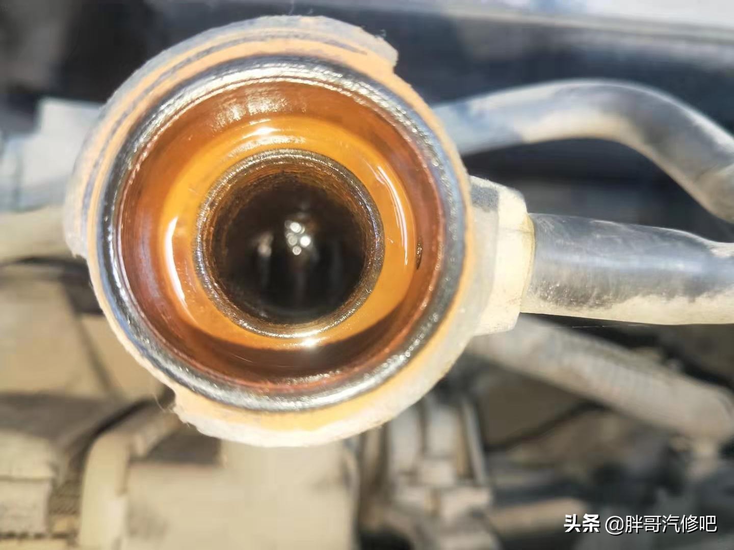 清洗暖风水箱需要倒掉防冻液吗,防冻液经常换对暖风水箱有用吗