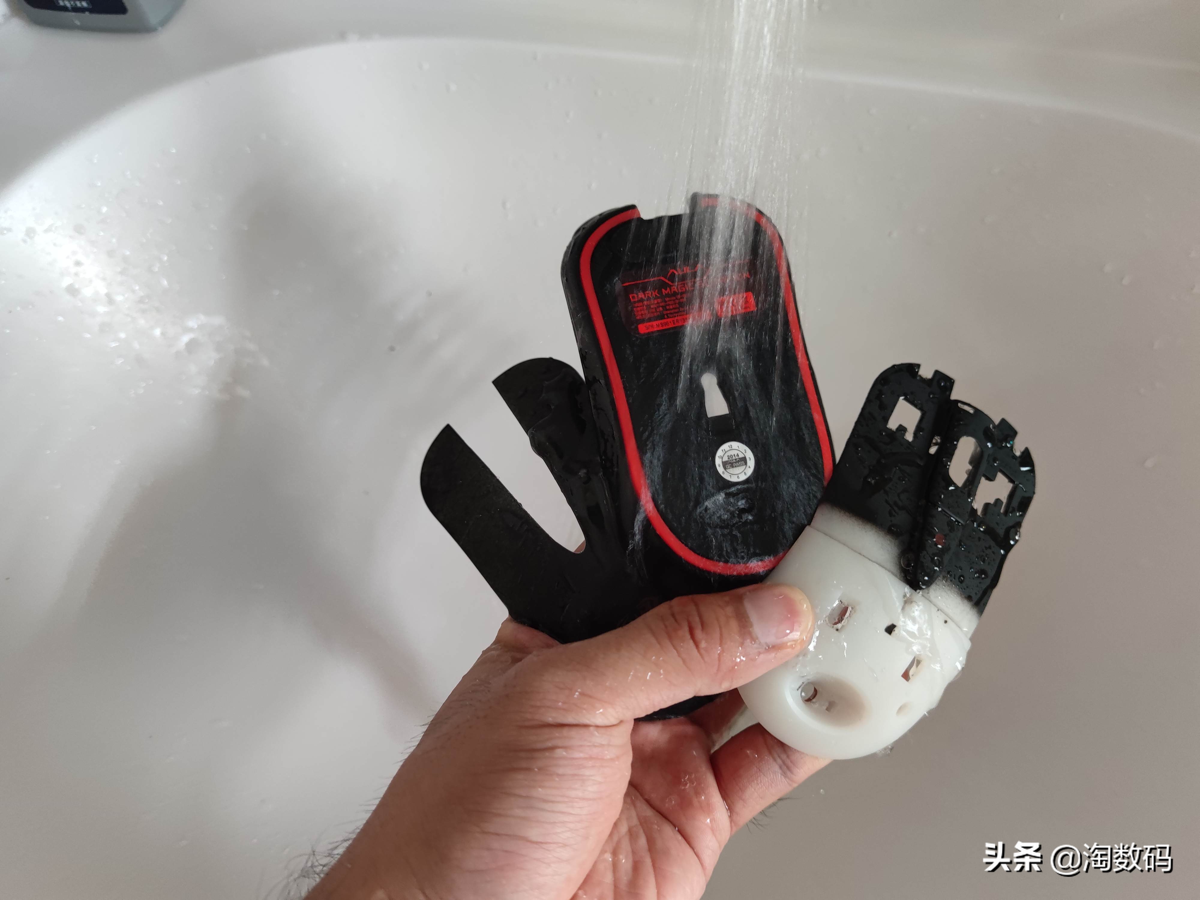 ￥9.9原封库存洋垃圾：AULA暗黑魔羯游戏鼠标开箱+拆解+除胶晒单