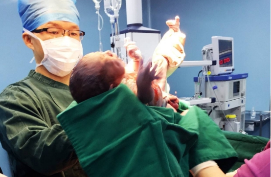 老婆医院产子老公要注意什么,生孩子遇见男医生接产怎么办