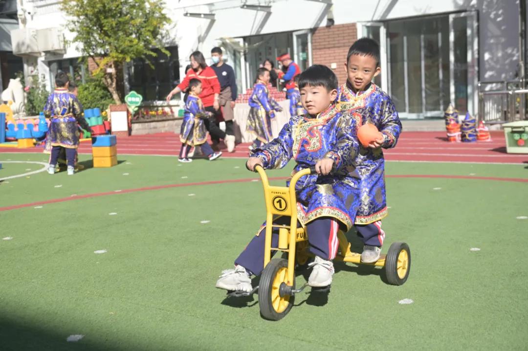 民族团结润童心家园携手共成长——和平五幼举行2021年秋季民族运动会