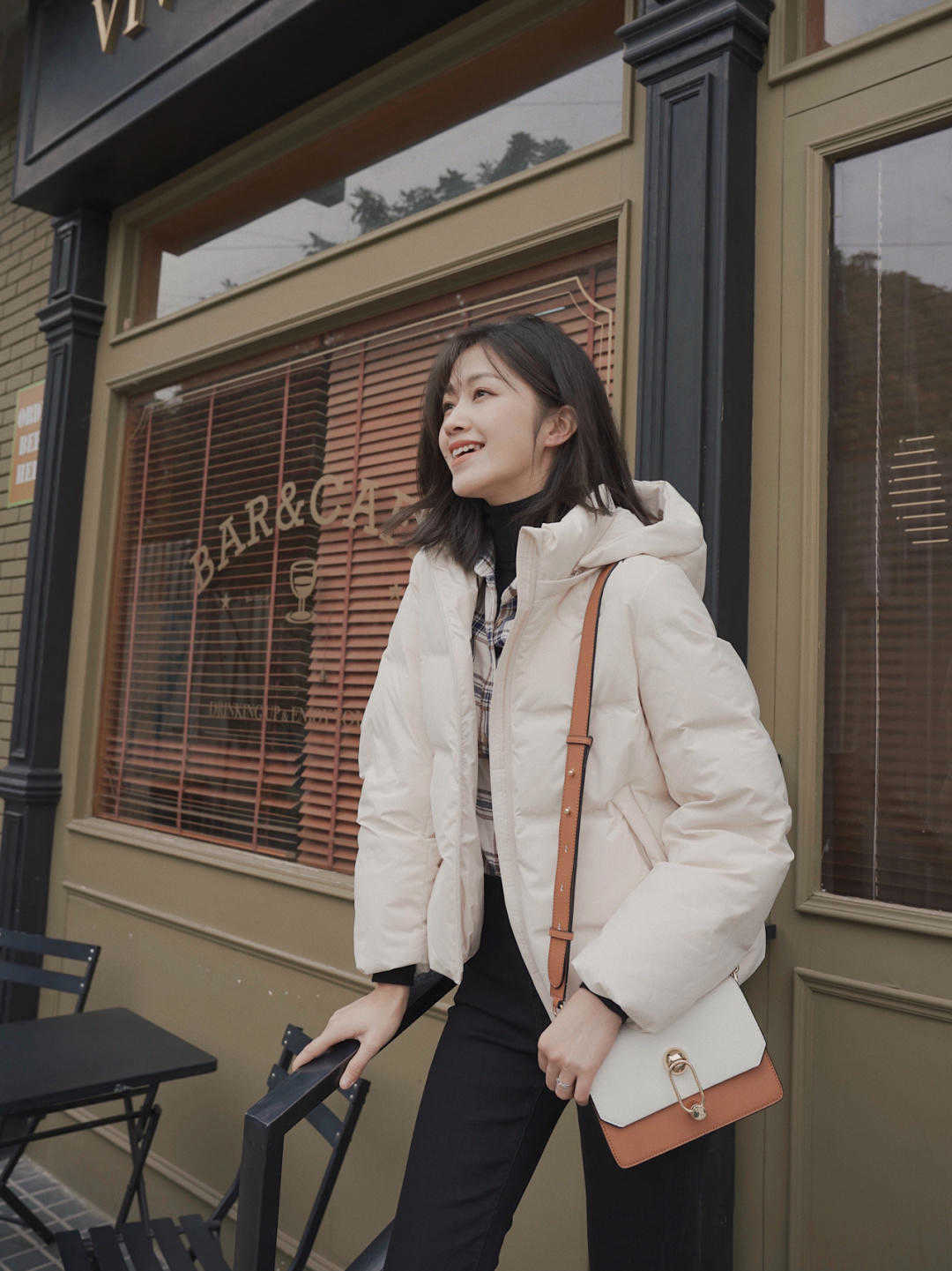 羽绒服加绒裤有哪些穿搭要点,冬季毛呢裤怎么搭配羽绒服