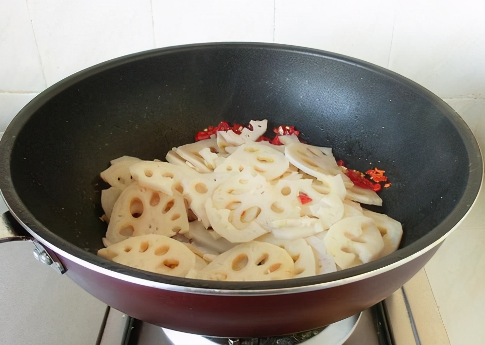 糖醋藕片先放糖还是先放醋,醋溜藕片用白醋好还是用陈醋好吃