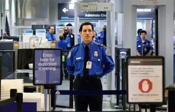 过海关被拉进小黑屋会发生什么,过海关被关进小黑屋怎么办