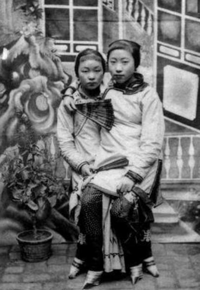 缠足的陋习：背后隐藏着秘密，文人道出原来小脚是泄欲的工具