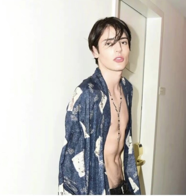 超模西摩有几个孩子,史蒂芬妮西摩儿子啥时候死的