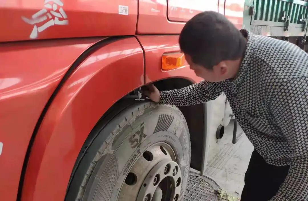 卡友们的好拍档——千里马卡车胎，让轮胎跑得更远