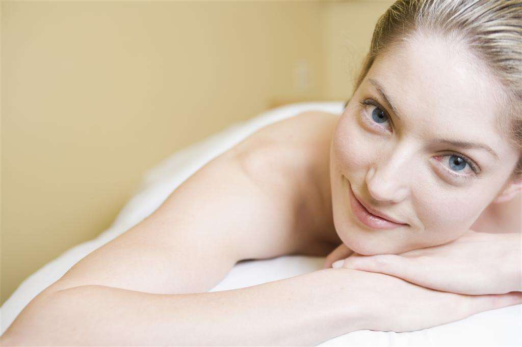 眼部有皱纹别怕三招搞定年轻5岁,眼部有皱纹怎么能去除皱纹