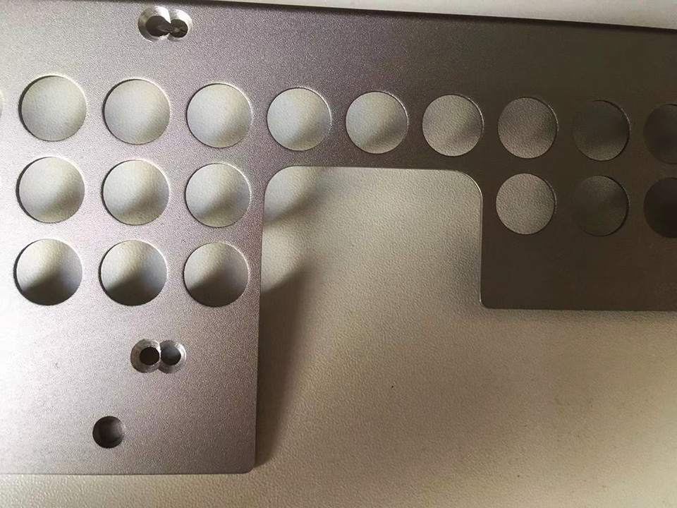 台式大机箱改小机箱,显卡大了怎么装小机箱