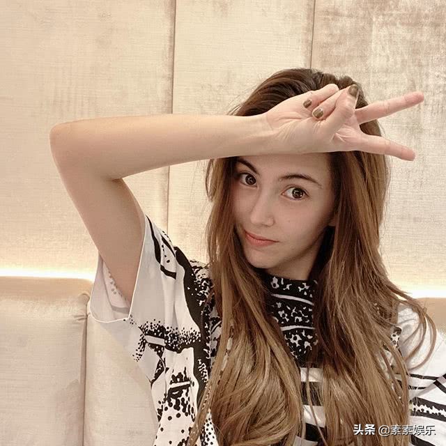 小小周正脸首次曝光：五官和周杰伦很像，嘴巴更接近昆凌一些