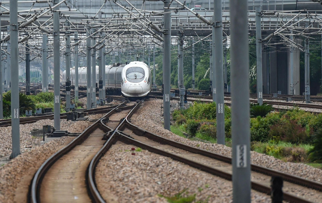 高铁司机月薪多少西安,高铁司机工资一般都是多少钱