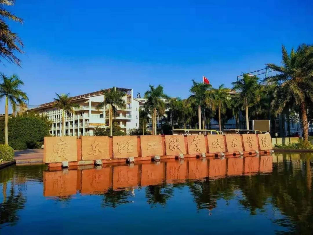 好的大学宿舍和差的大学的对比,大学宿舍差距大