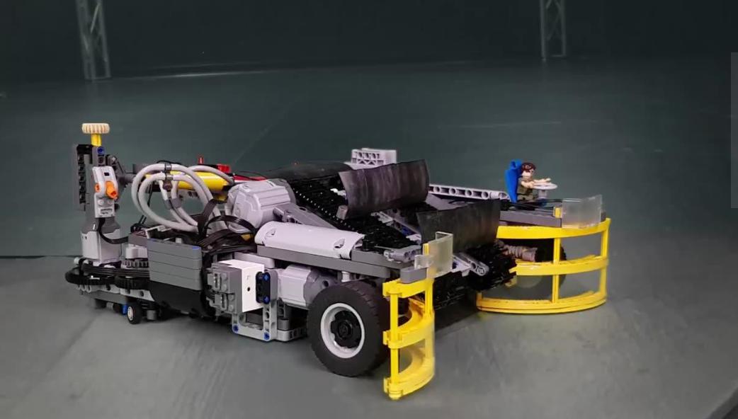 宝妈花上万块买经验，说说乐高机器人，到底对孩子有没有用