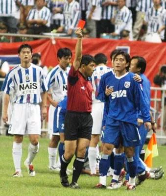 中国足球第一人谁,上海国际足球比赛