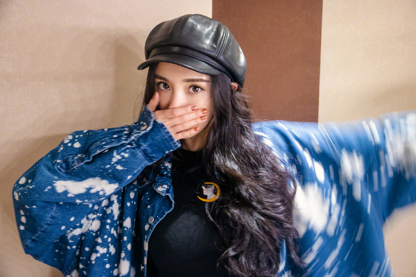 带货女王杨幂的图片,杨幂最新劲爆的衣服