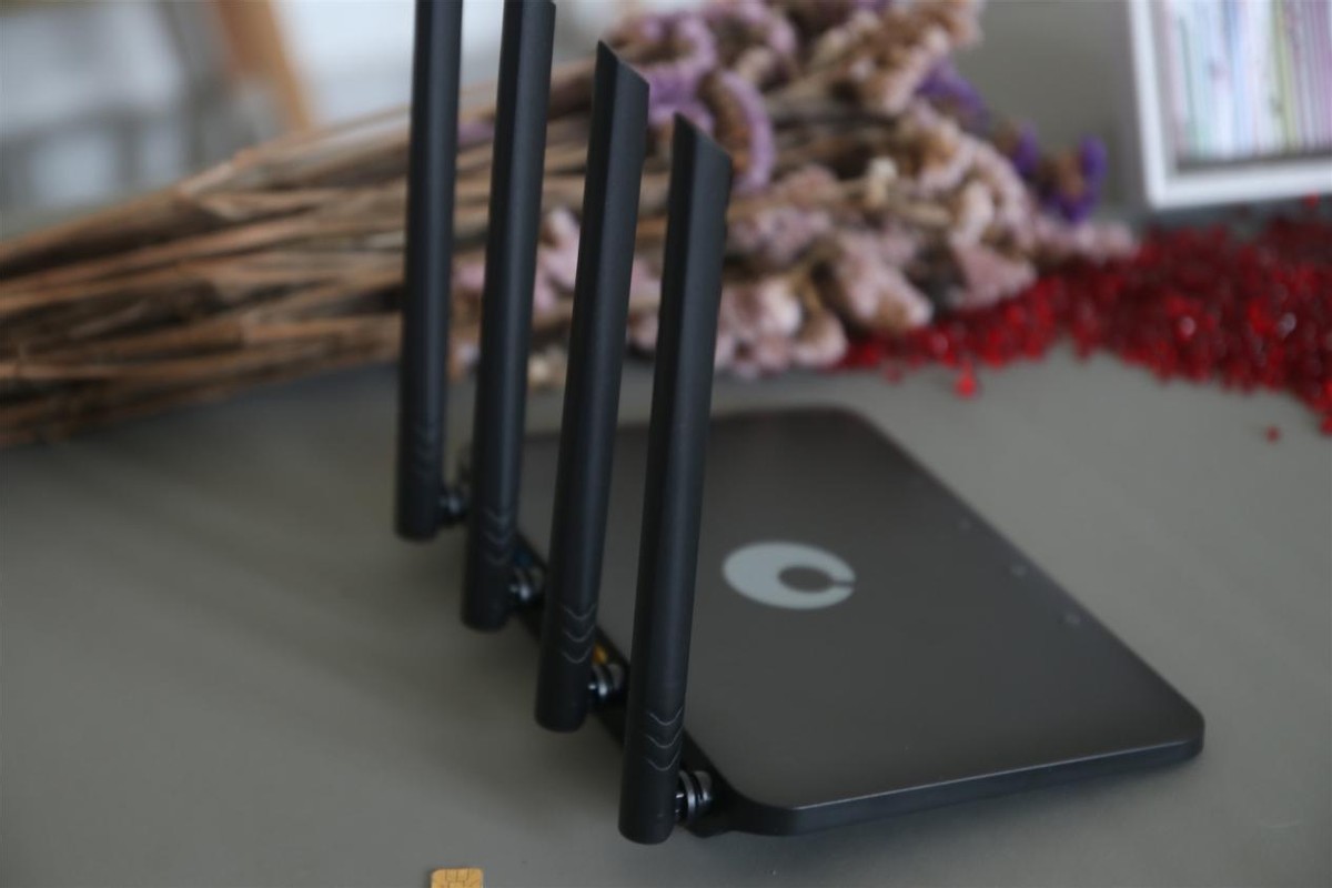 解决短租上网难题，你需要蒲公英X4C路由器：临时上网超便捷