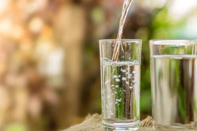 婴儿奶粉0-6个月冲泡,喝奶粉的宝宝晚上冲泡奶粉小妙招