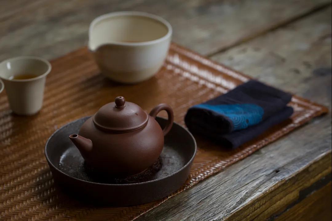 老紫泥薄胎水平壶|体态轻盈,轻若无物,经久不衰的泡茶利器