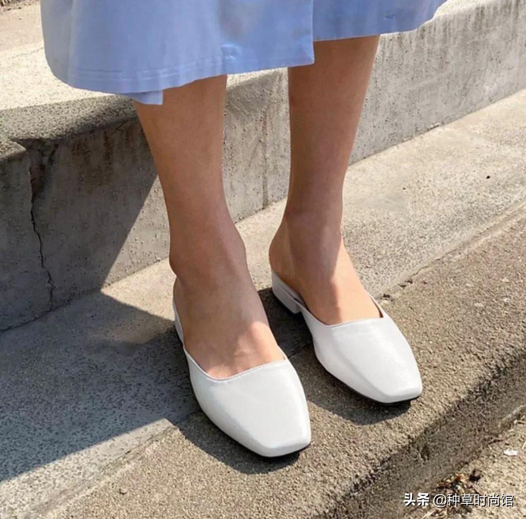 方头的凉鞋不适合什么脚型,脚型瘦长穿什么鞋型凉鞋好看